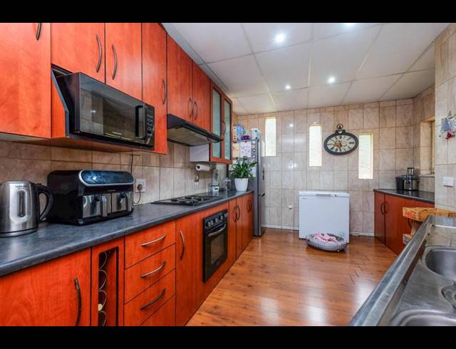 3 BEDROOM HOUSE FOR SALE IN QUELLERINA